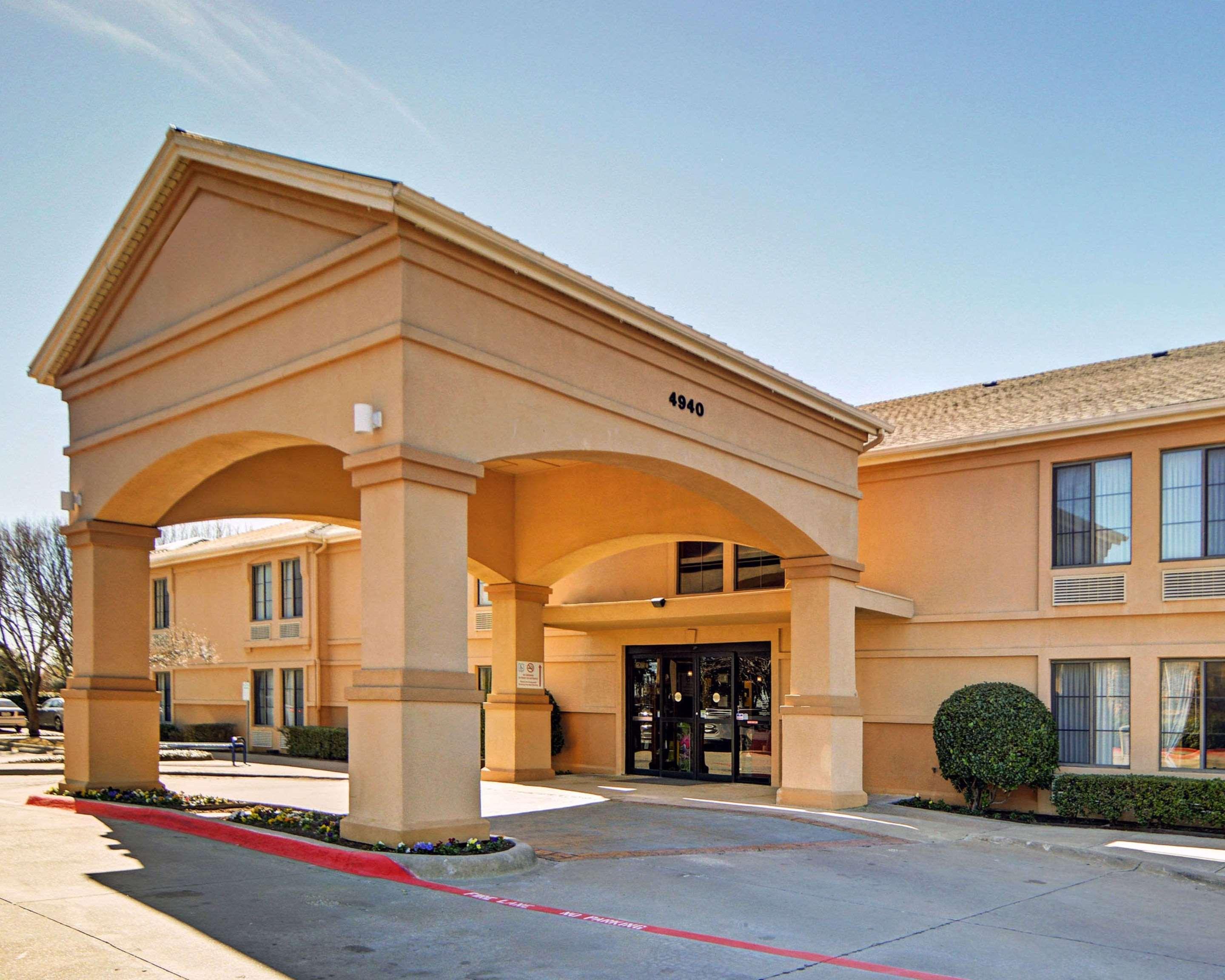 Quality Inn & Suites Dfw Airport South Irving Exterior photo